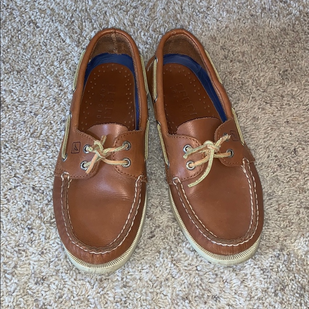sperry leather boat shoes